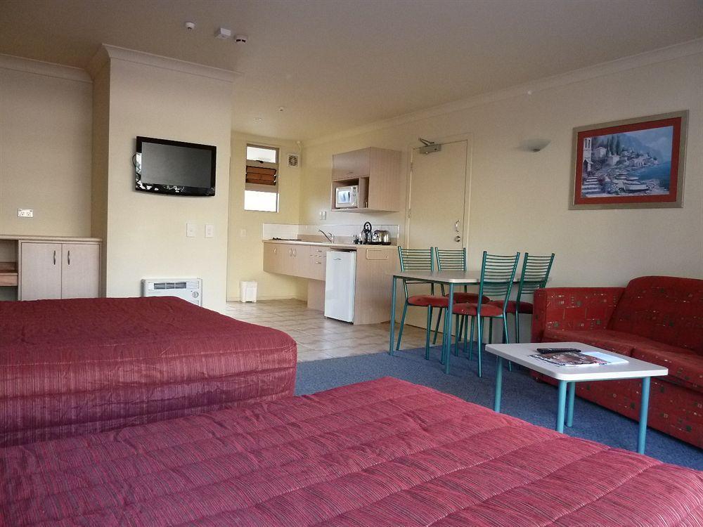 Raglan Sunset Motel And Conference Venue Екстер'єр фото