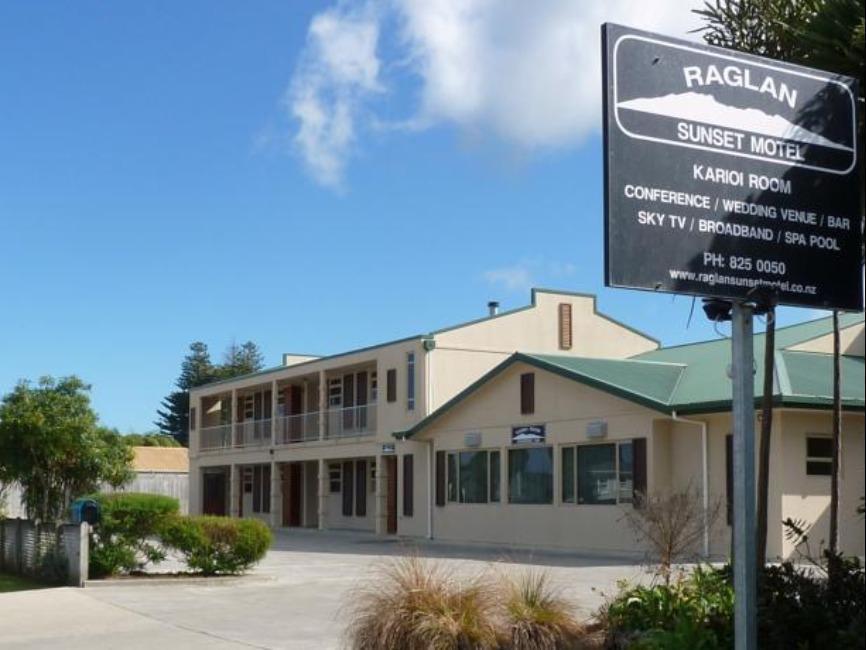Raglan Sunset Motel And Conference Venue Екстер'єр фото
